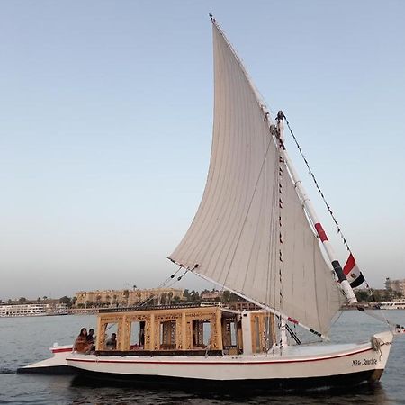 Nile Sunrise Boat for Private Rental Luxor Exterior foto